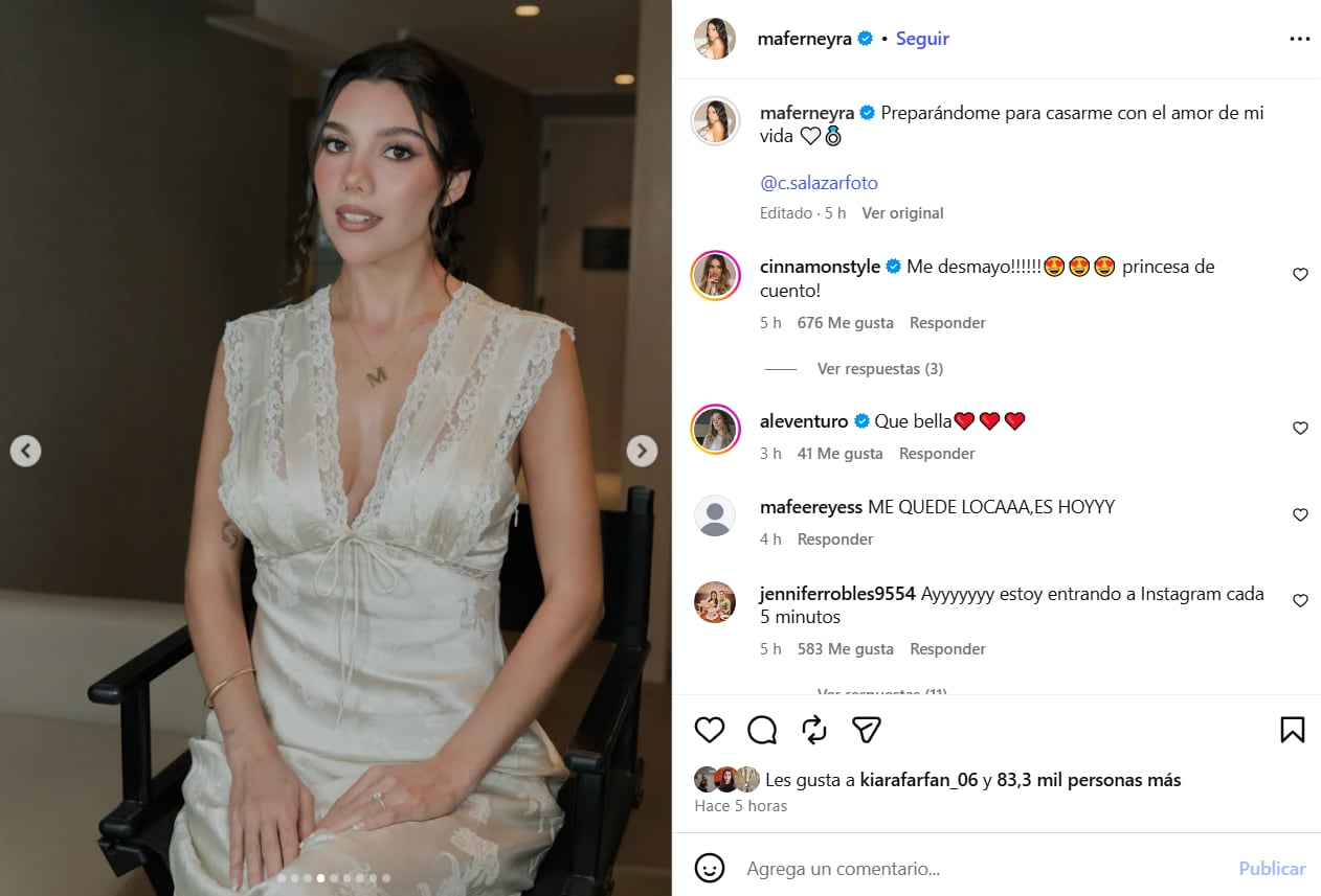 La creadora de contenido Mafer Neyra luce un vestido blanco con encaje durante la preparación previa a su boda en Lima.