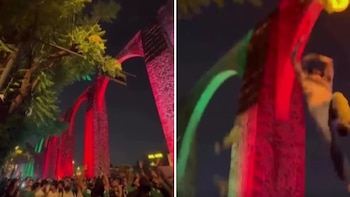 Joven cae de un semáforo durante los festejos por el triunfo de México y el video se vuelve viral