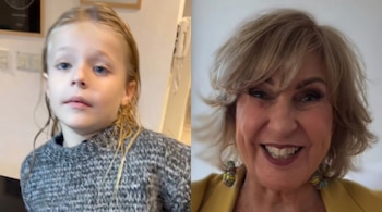 Imagen dividida verticalmente con un niño rubio en suéter gris a la izquierda y una mujer rubia sonriendo con top amarillo y aros coloridos a la derecha.