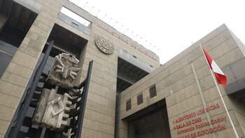 Frontis del Ministerio de Cultura en San Borja.