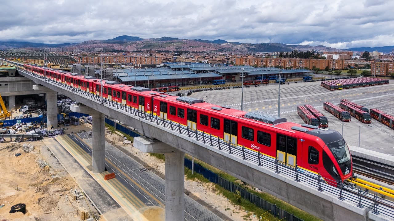 El alcalde Carlos Fernando Galán anunció que el Metro de Bogotá permitirá viajar con animales de compañía bajo condiciones específicas - crédito Metro de Bogotá