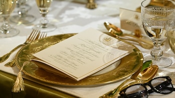 ¿Qué cenaron el presidente Trump y el rey Carlos?