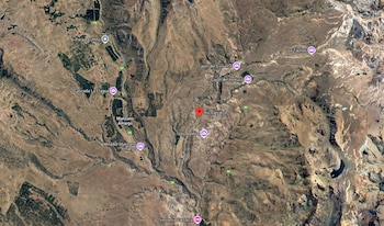 El área montañosa que encajona