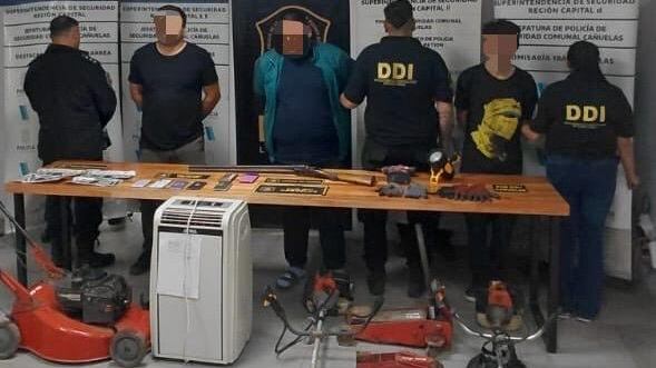 Cayó una banda que realizaba entraderas en el Conurbano: se sacaron fotos con un celular robado y fueron atrapados