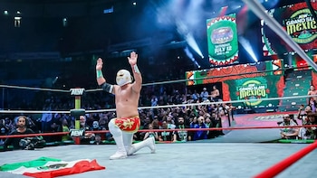 Abuchean a Místico en su