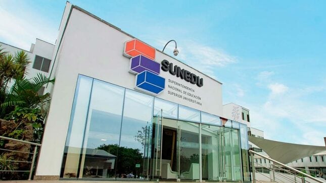 Indecopi libera a universidades y escuelas de posgrado de barreras impuestas por Sunedu para abrir nuevas carreras