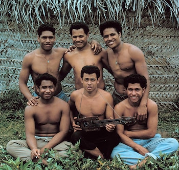 Kolo hizo una guitarra con