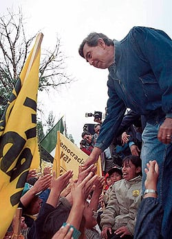 Cuauhtémoc Cárdenas fue uno de los fundadores del Partido de la Revolución Democrática (PRD), creado en 1989 tras su ruptura con el PRI y la contienda presidencial de 1988.