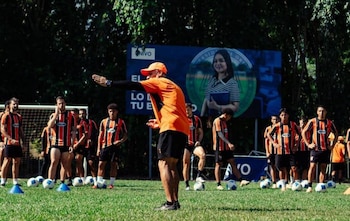 La crisis administrativa del Club Deportivo Águila se agrava por la denuncia formal de falta de pago de su plantel./ (Redes del C.D. Águila)