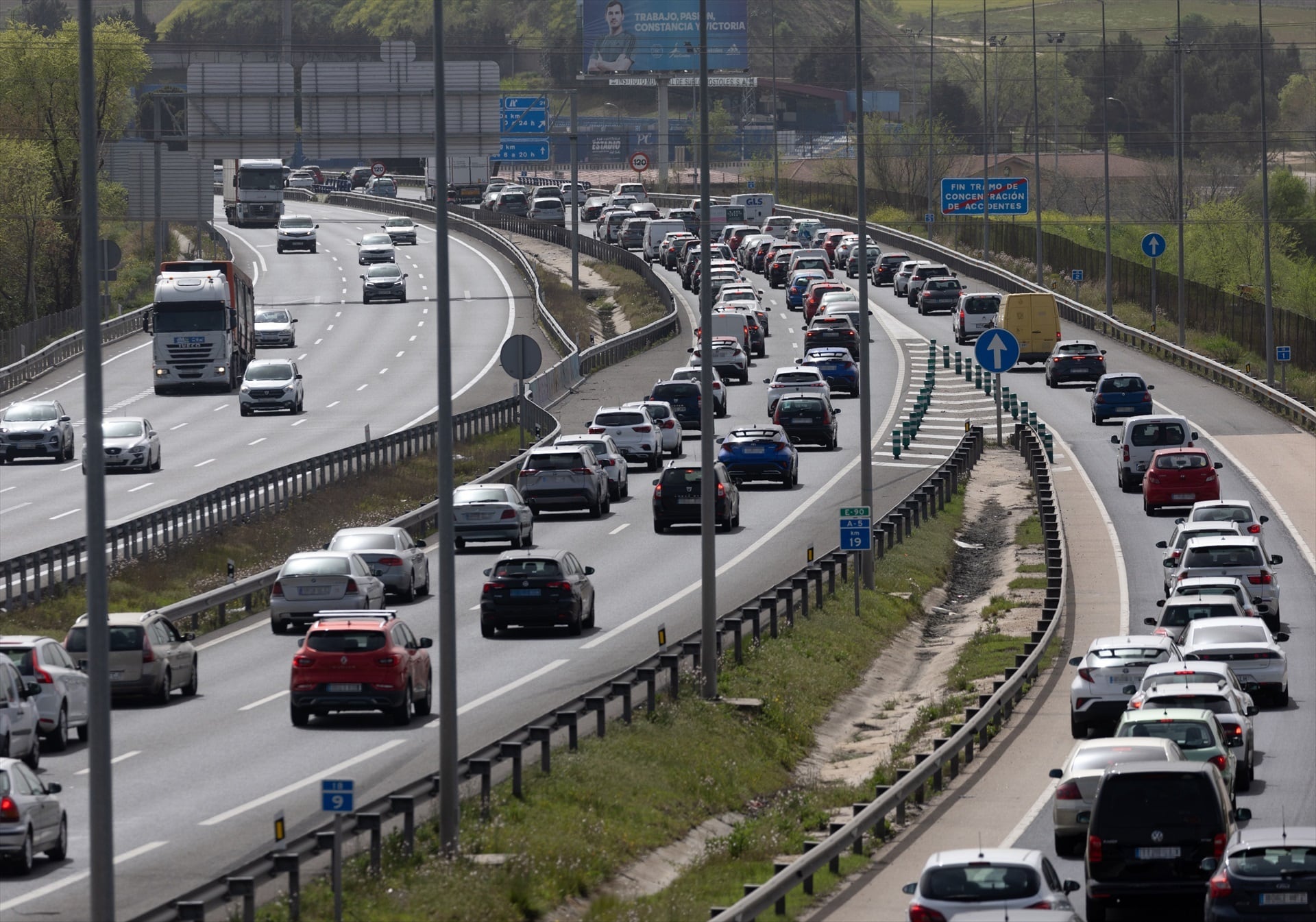 La baliza V-16 gana terreno y Europa mira a España para decidir si la copia