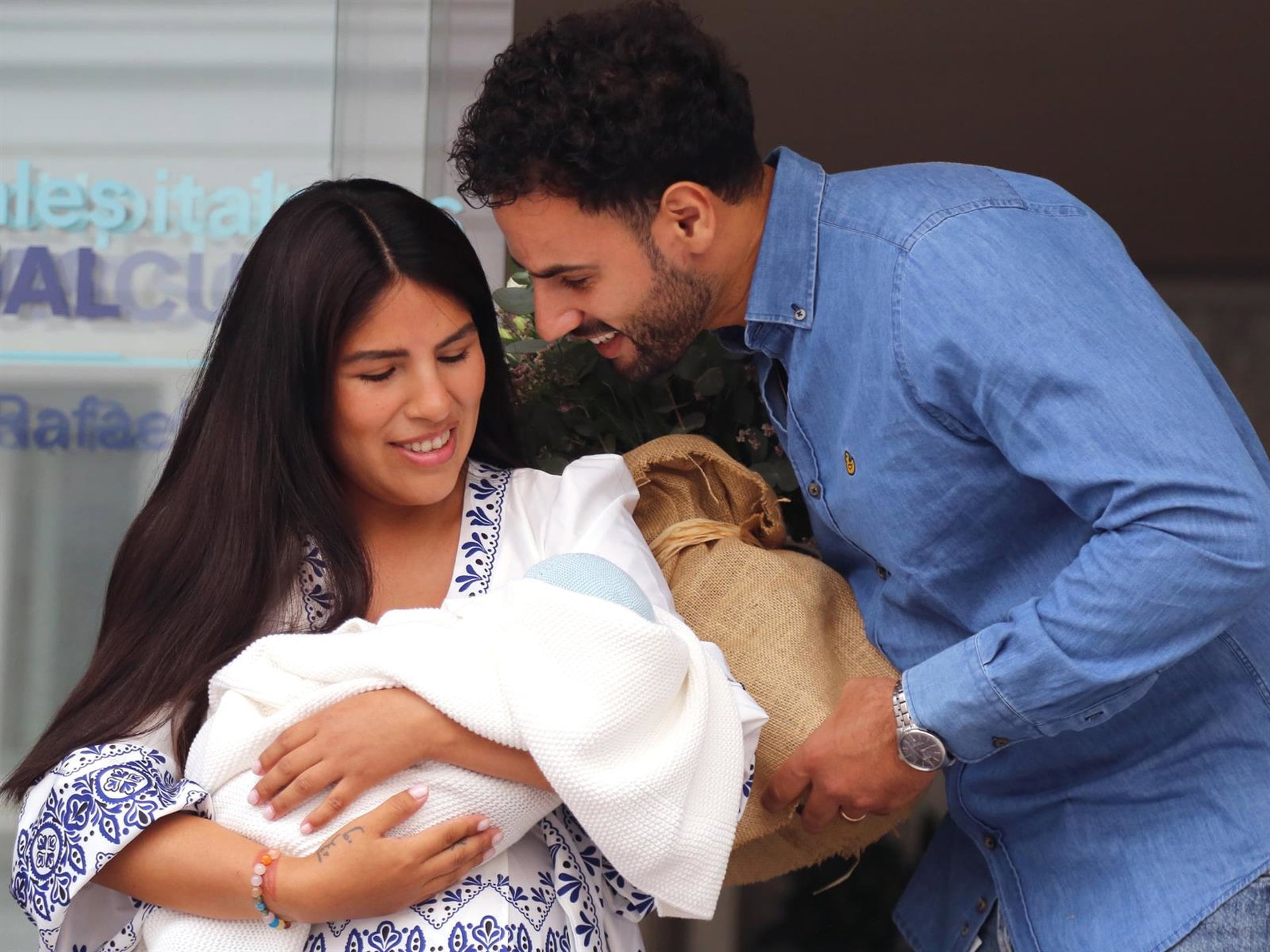 El comunicado de Isa Pantoja tras el nacimiento de su segundo hijo: “No estaba preparada para compartir a mi bebé con el mundo” - Infobae