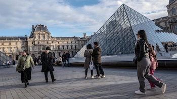 Dimite la directora del Museo