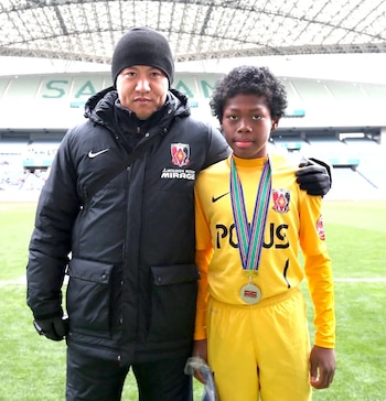 Zion Suzuki durante su etapa formativa en Urawa