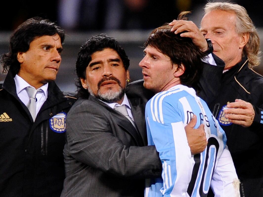 La unión entre Maradona y Messi en el Mundial 2010 (Action Images / Jason CairnduffLivepic/File Photo)