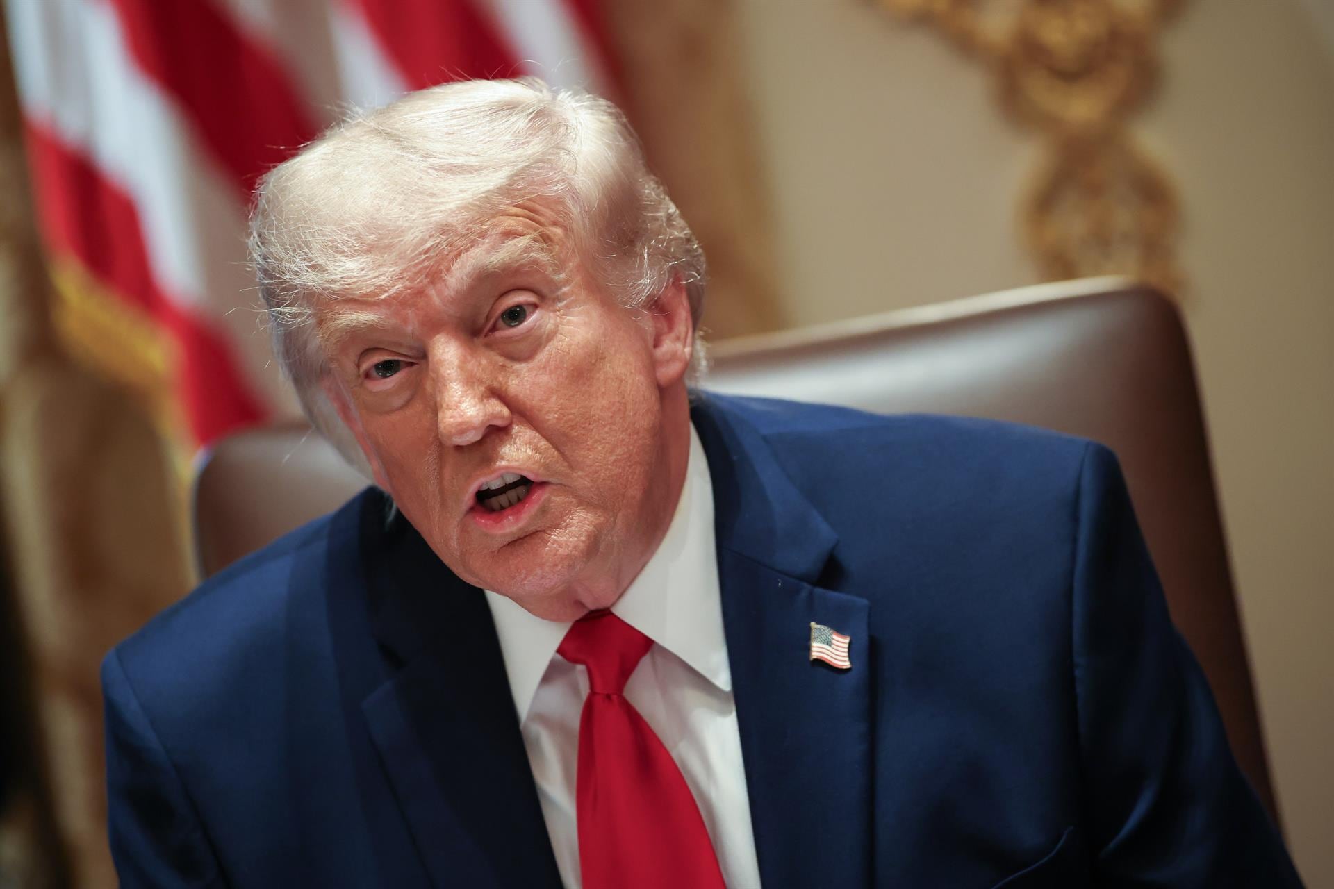 Trump califica de