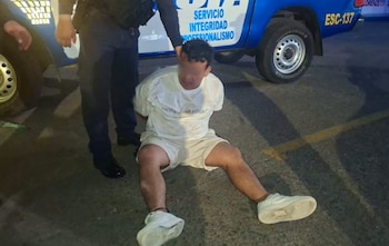 Un motorista de 24 años arrolló a un agente de la Policía Nacional Civil durante un operativo en la zona 1 de Escuintla.