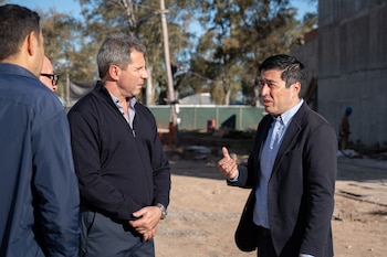 Sergio Uñac y Leonardo Nardini en Malvinas Argentinas