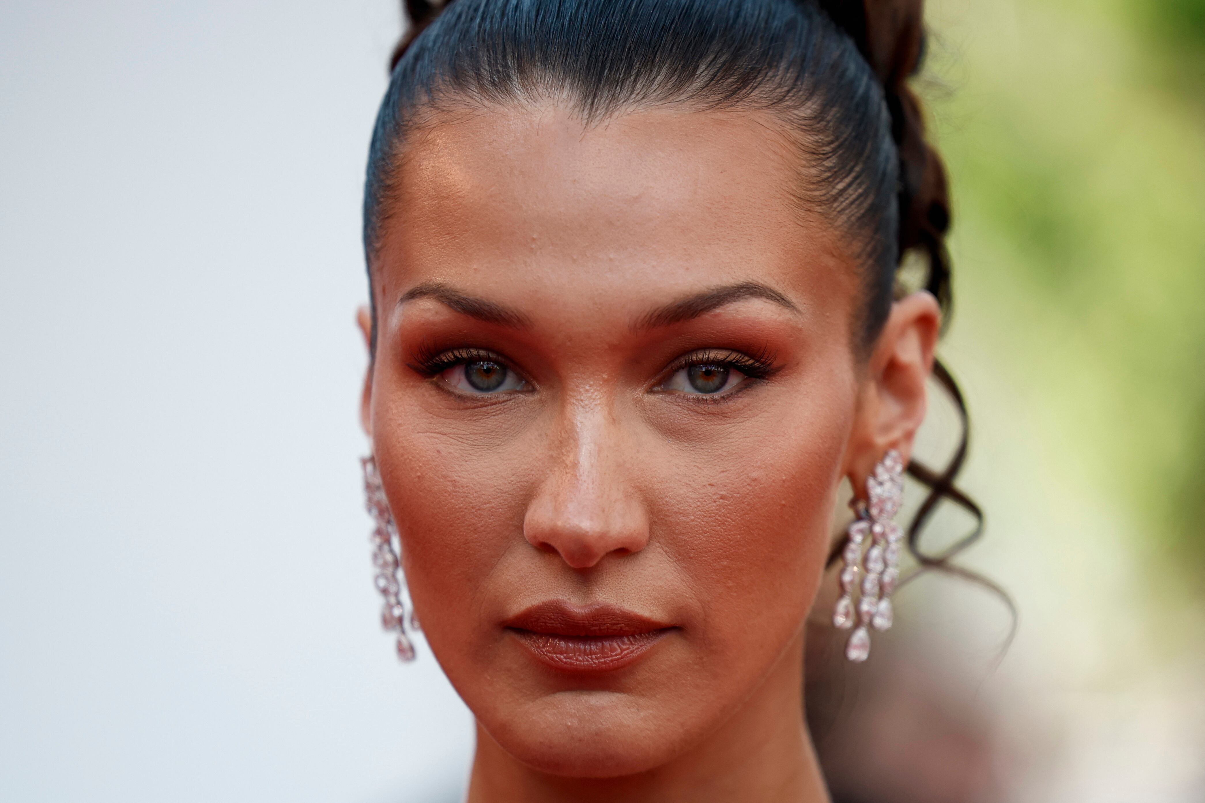 Al compartir su experiencia, Bella Hadid se une a una ola de celebridades que buscan romper el estigma en torno a la salud mental (REUTERS/Stephane Mahe)