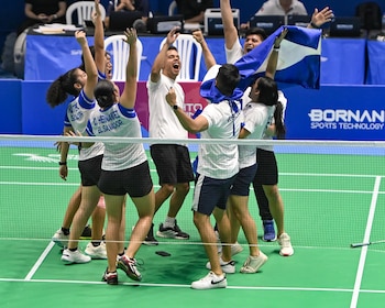 El equipo mixto de bádminton de El Salvador venció 3-1 a Cuba y aseguró la segunda medalla de bronce en Santo Domingo 2026. (Cortesía: Comité Olímpico de El Salvador)