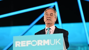 Dimiten dos altos cargos del partido de Farage por un supuesto caso de financiación irregular