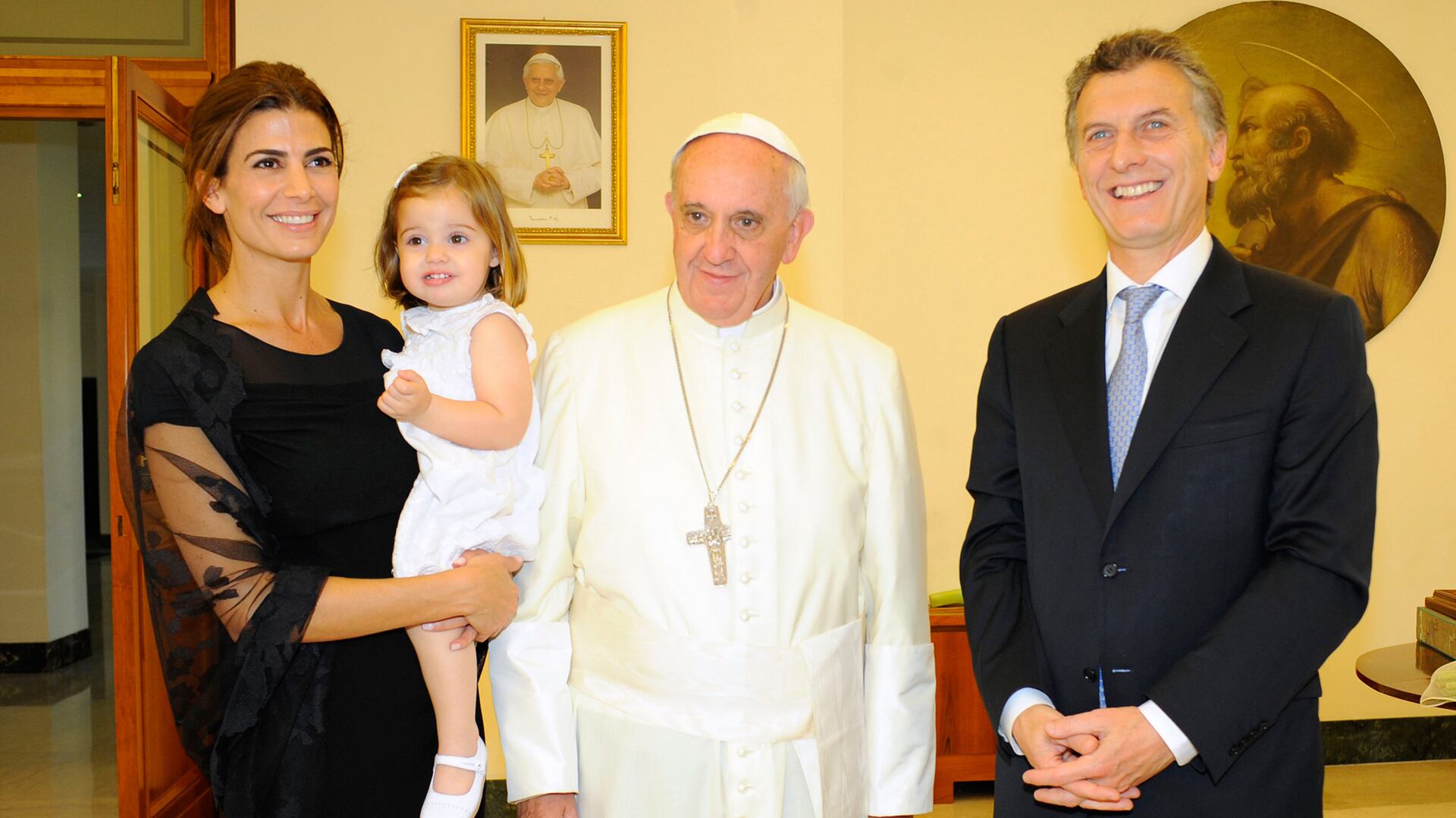 Francisco, Antonio, Juliana y Macri, en la segunda audiencia en el Vaticano, 15 de octubre de 2016