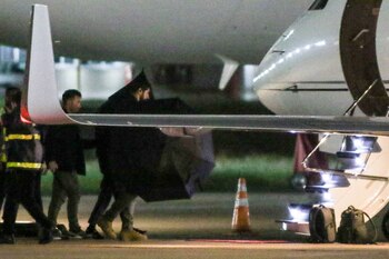 Tras cambiarse de ropa, Taylor