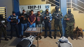 Decomisan siete kilos de cocaína en un bote carguero en Roatán, Honduras