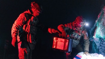 El ejército ucraniano evoluciona bajo presión, con nuevas unidades que desafían el legado soviético