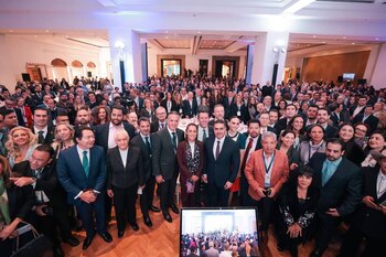 Sheinbaum con integrantes de la