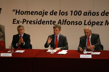 Los expresidentes Cesar Gaviria, Juan