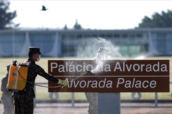 Miembros de las fuerzas armadas