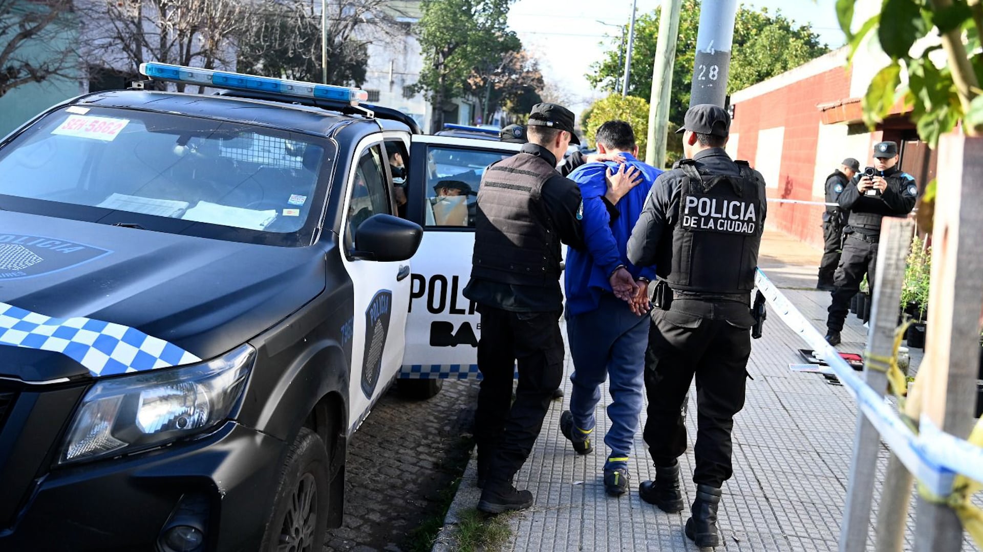 Melean y González fueron imputados por los delitos de tenencia ilegal de arma de fuego de uso civil y tenencia de estupefacientes para comercialización.