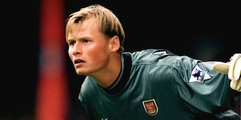 Manninger se destacó como pionero austríaco en la Premier League al convertirse en el primer jugador de su país en el Arsenal (AP)