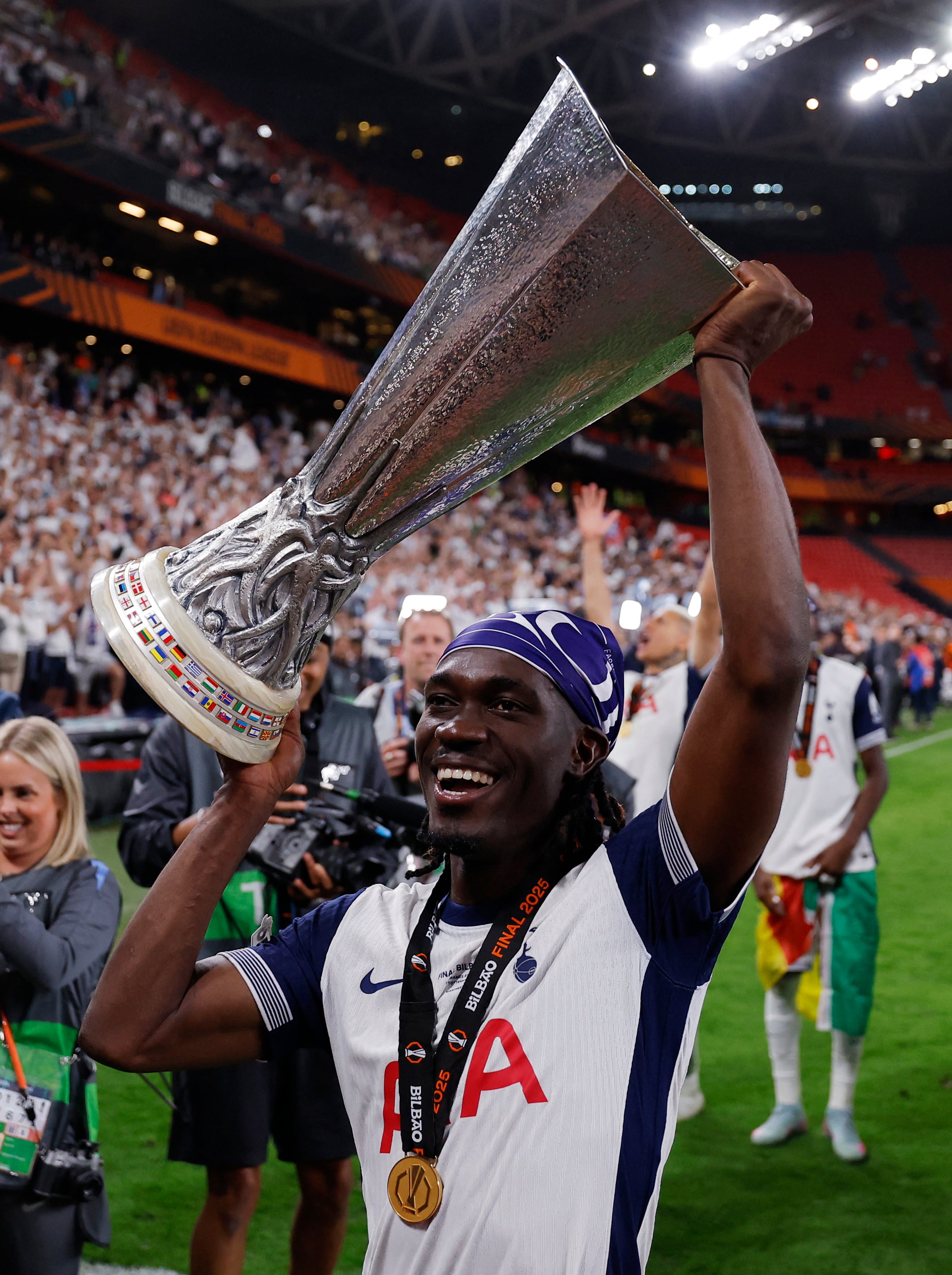 Bissouma reconoció su error y pidió disculpas a la afición (Reuters)