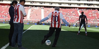 Tomás Balcázar debutó con Chivas