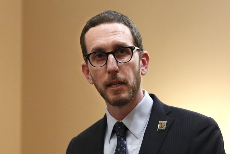 El legislador afianza su perfil como promotor de derechos civiles y reformas urbanas, tras lograr la aprobación de leyes sobre privacidad, vivienda y diversidad (AP Photo/Rich Pedroncelli)