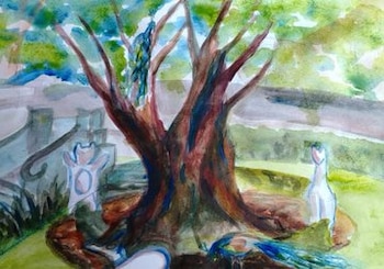 Pintura acuarela de un árbol de tronco marrón, copas verdes, dos figuras blancas de estilo abstracto en su base y vegetación
