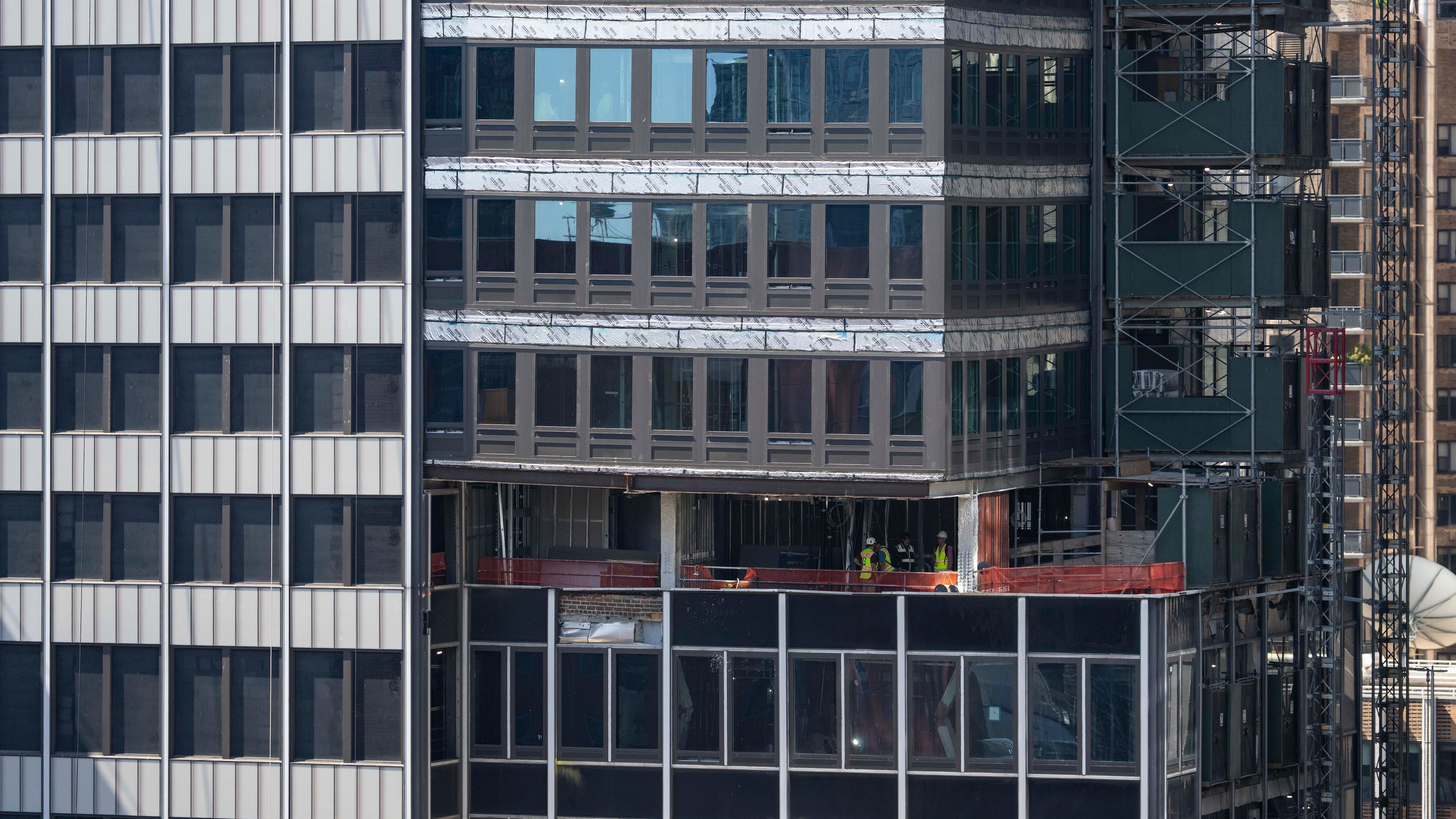 Nueva York investiga un edificio de Manhattan tras señales de riesgo estructural