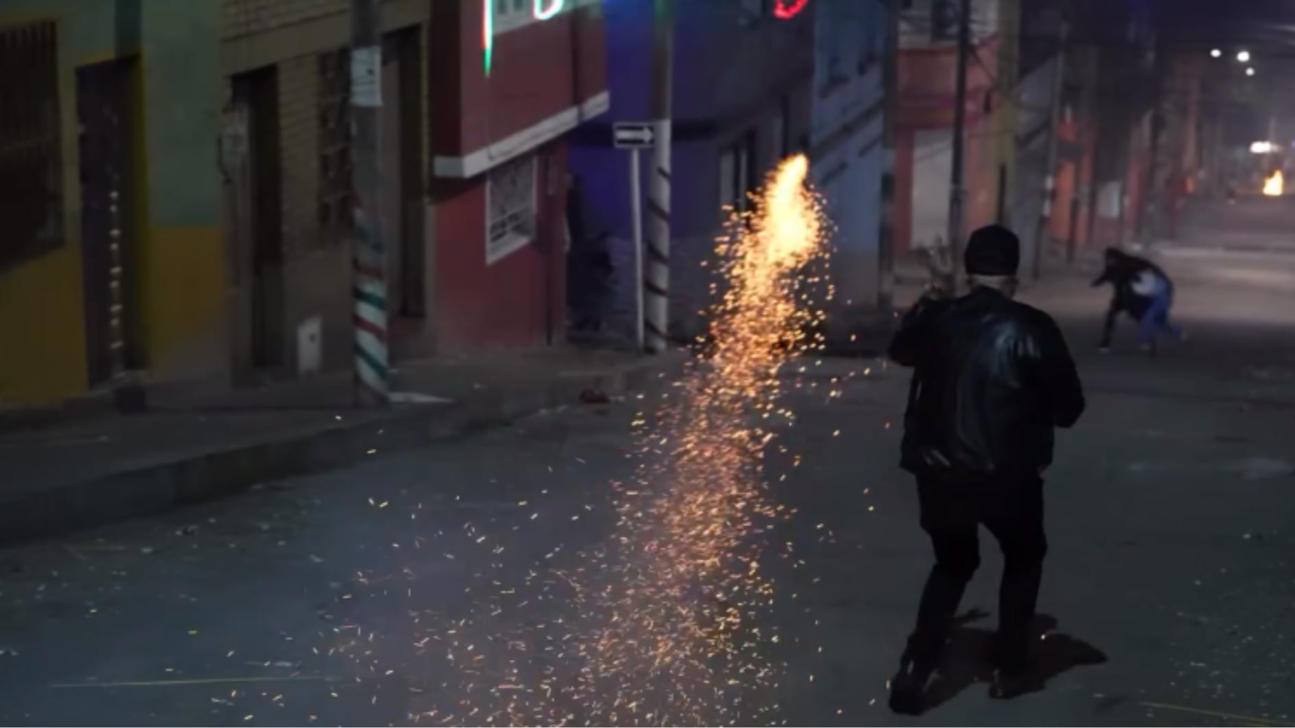 Golpe a la venta de pólvora en Bogotá: decomisan más de 6.500 unidades del material en cajas y bolsas - crédito captura de pantalla