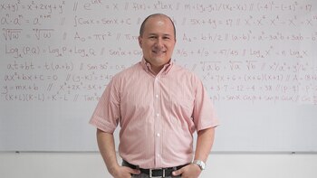 Julio Ríos tiene 4 millones