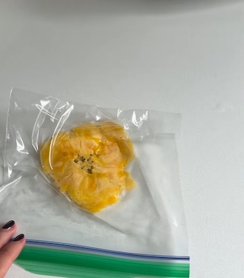 La receta de patacones ligeros de María Elvira Ramírez gana atención en redes sociales - crédito @mariaelvirar/tiktok