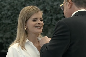 Mandatario entregó un 'pin' con