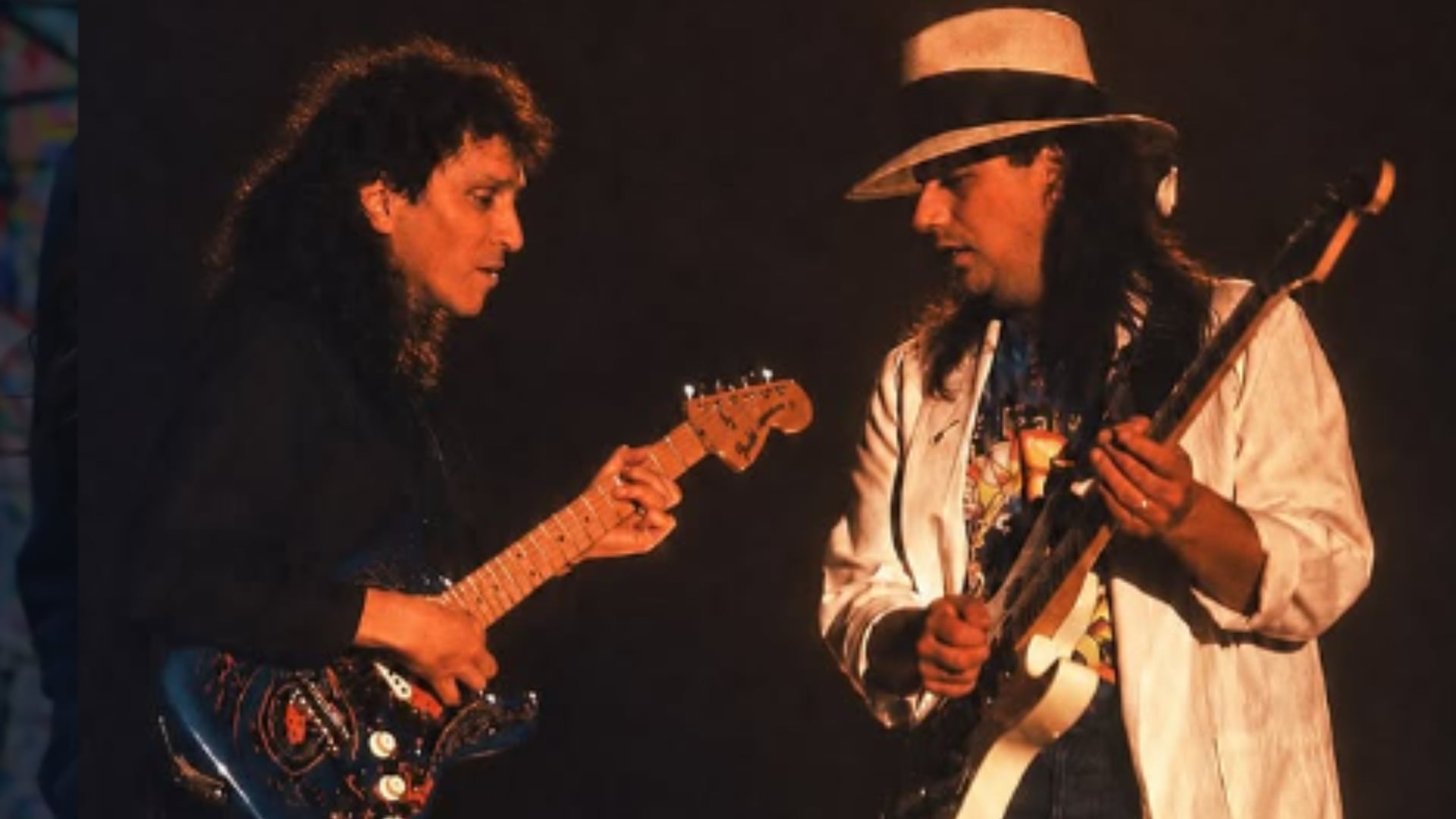 Felipe Souza durante su etapa como guitarrista de El Tri entre 1991 y 1993, periodo en el que coescribió