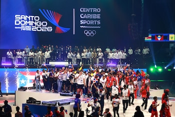 Deportistas de distintas delegaciones participan en la ceremonia de clausura de los XXV Juegos Centroamericanos y del Caribe Santo Domingo 2026, en Santo Domingo (República Dominicana). EFE/ Orlando Barría