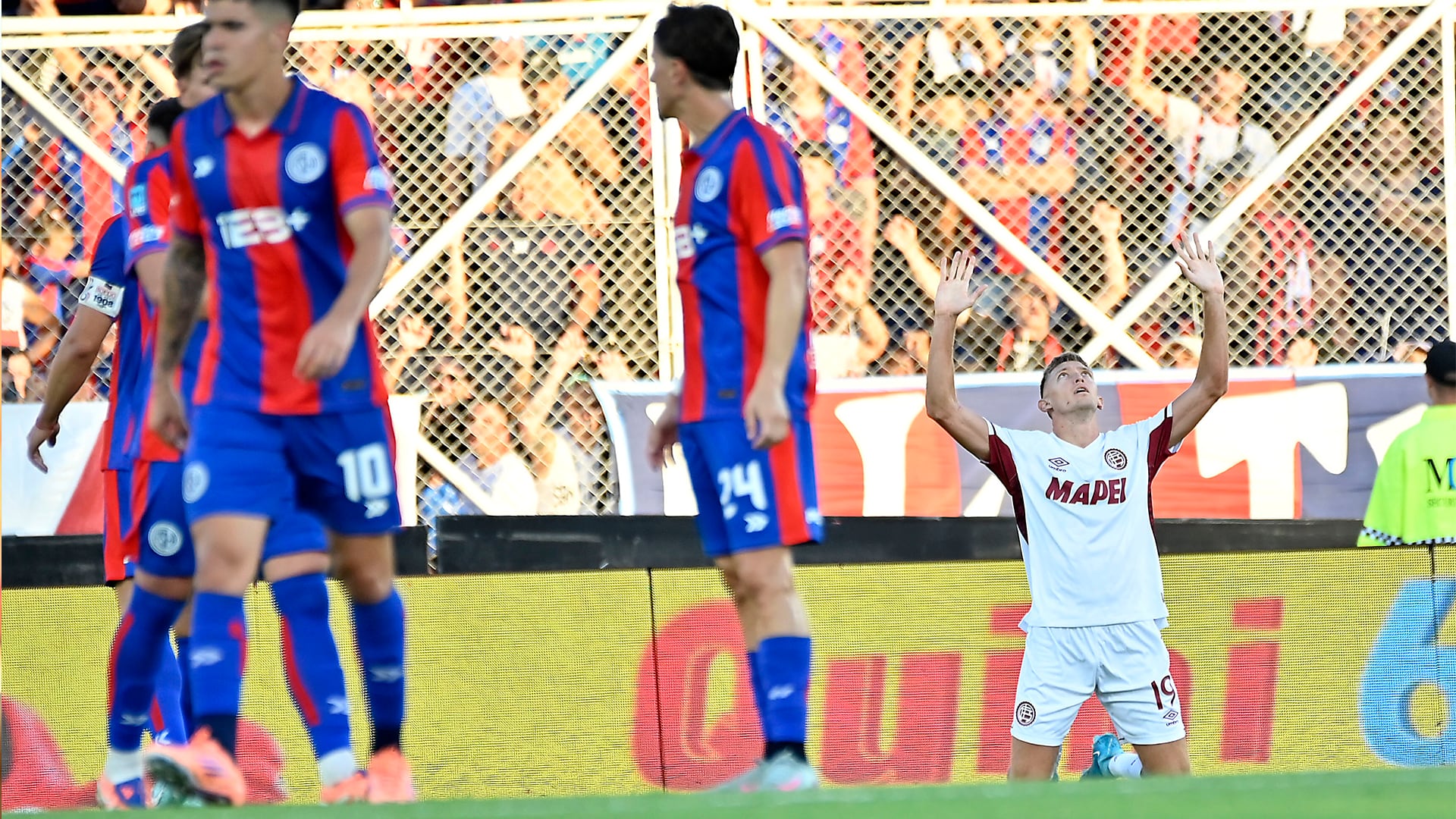 Lanús debutó con un triunfo en el Nuevo Gasómetro ante San Lorenzo (Fotobaires)