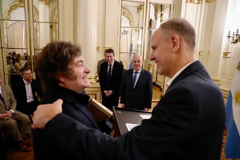 El presidente Javier Milei con el titular de ACIERA, Christian Hooft