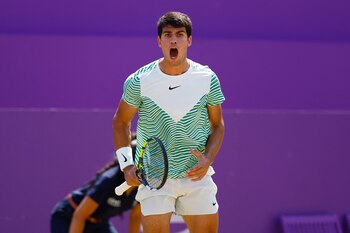 Alcaraz celebra un punto en