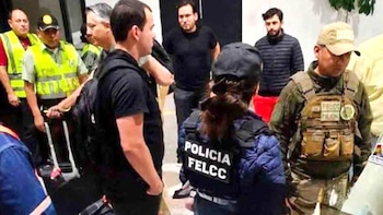 Bolivia investiga exportación ilegal de 189 kilos de oro en maletas de un joven de 22 años