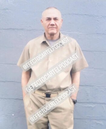 Esta sería la imagen más reciente disponible de 'El Licenciado', aún con uniforme carcelario. (X/@efectocartel)