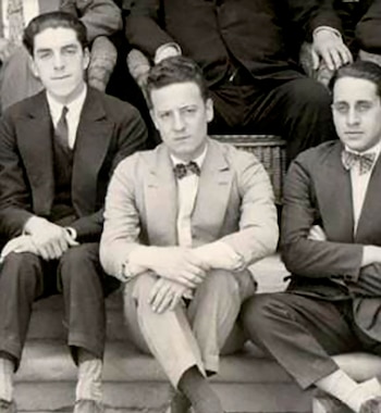 Allende comenzó su vida política